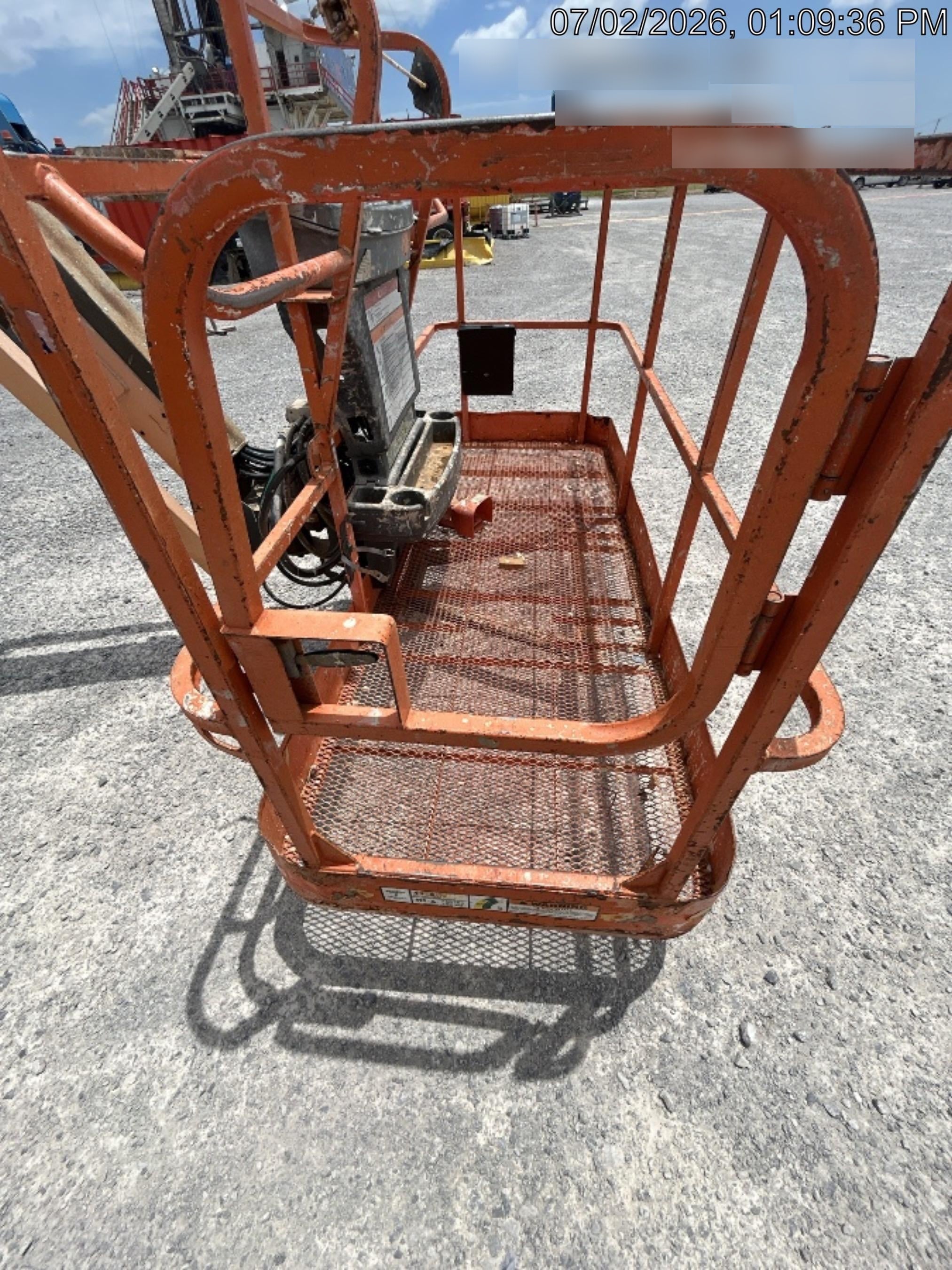 2022 JLG 660SJ