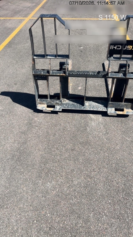 2021 TAKEUCHI 48" Pallet Forks - Takeuchi