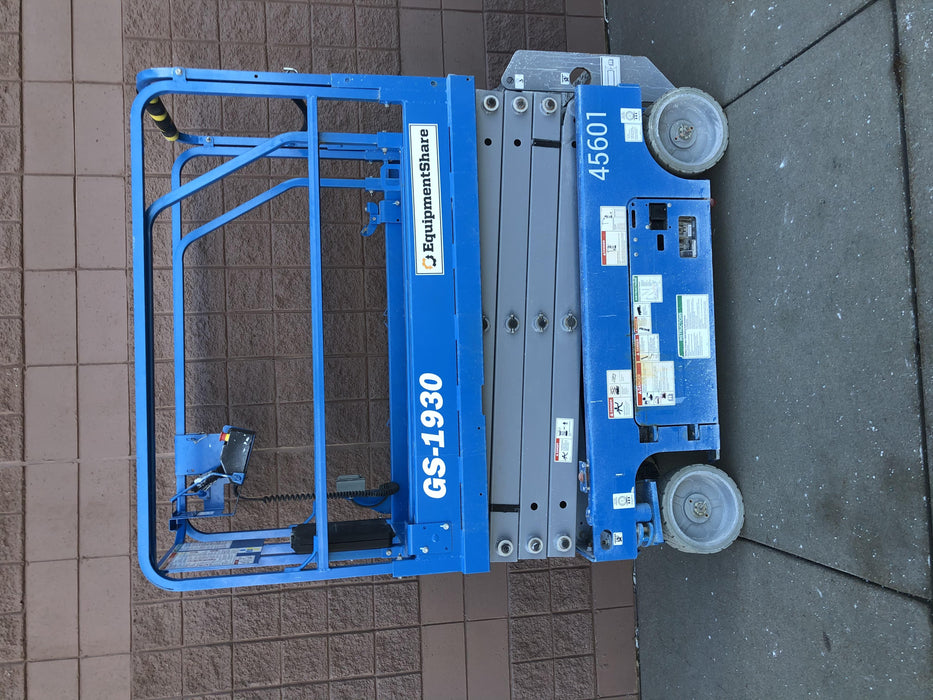 2019 Genie GS-1930 Fixed rails with chain Entry