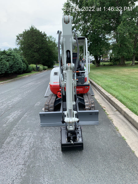 2022 TAKEUCHI TB235-2R