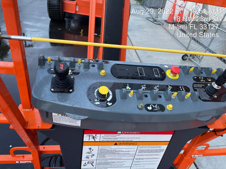 2022 JLG 660SJ