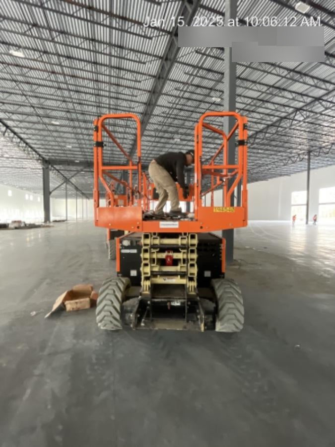 2021 JLG ERT4069