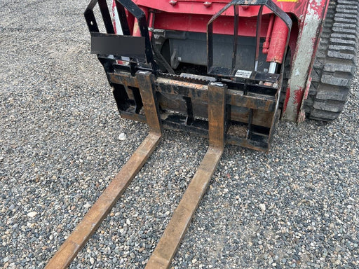 2022 TAKEUCHI 48" Pallet Forks - Takeuchi