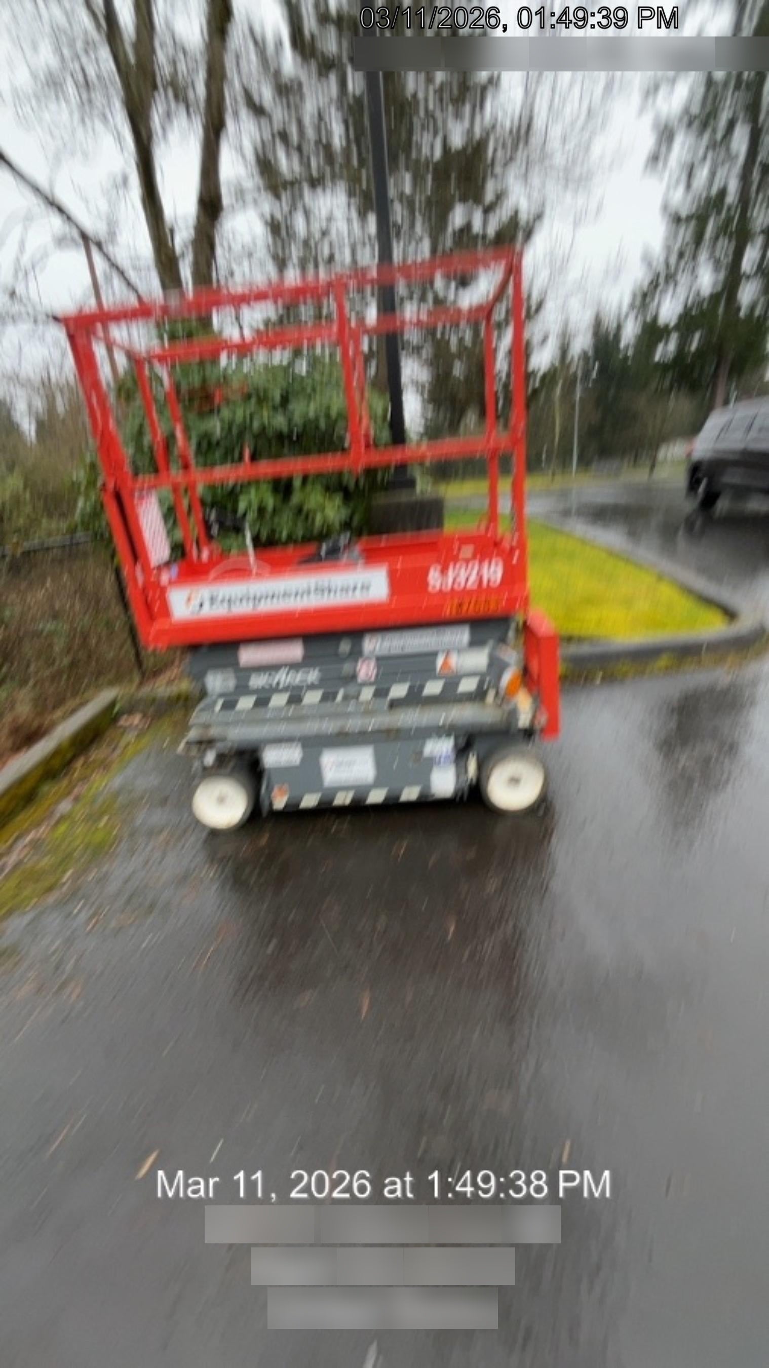 2020 Skyjack SJIII-3219 Solid NM Tires, Half height spring hinged entry gate, Dual Beacons, 800W Inverter