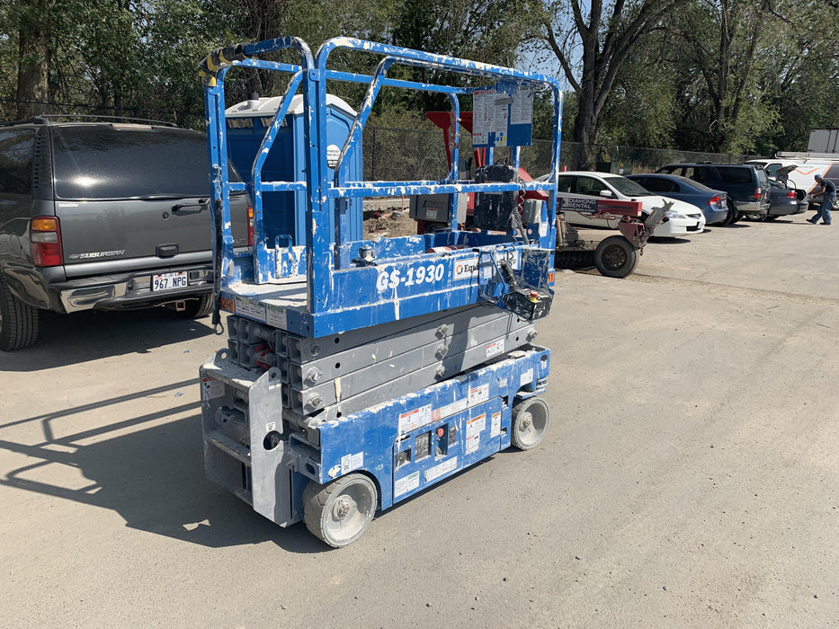 2019 Genie GS-1930 Fixed rails with chain Entry