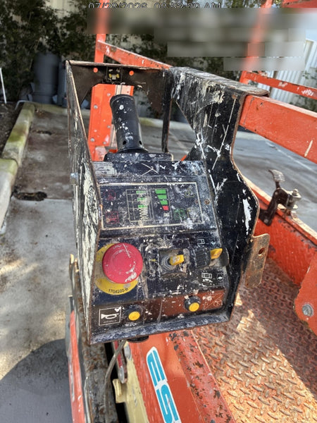 2022 JLG ES1932