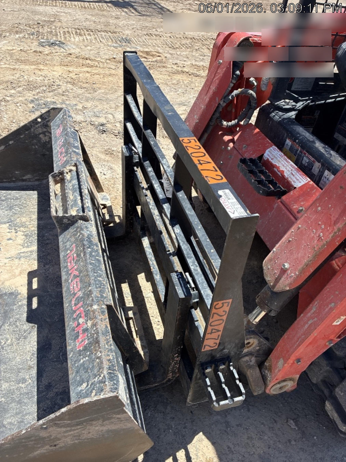 2025 ARROW MATERIAL HANDLING 60" Pallet Forks - Arrow