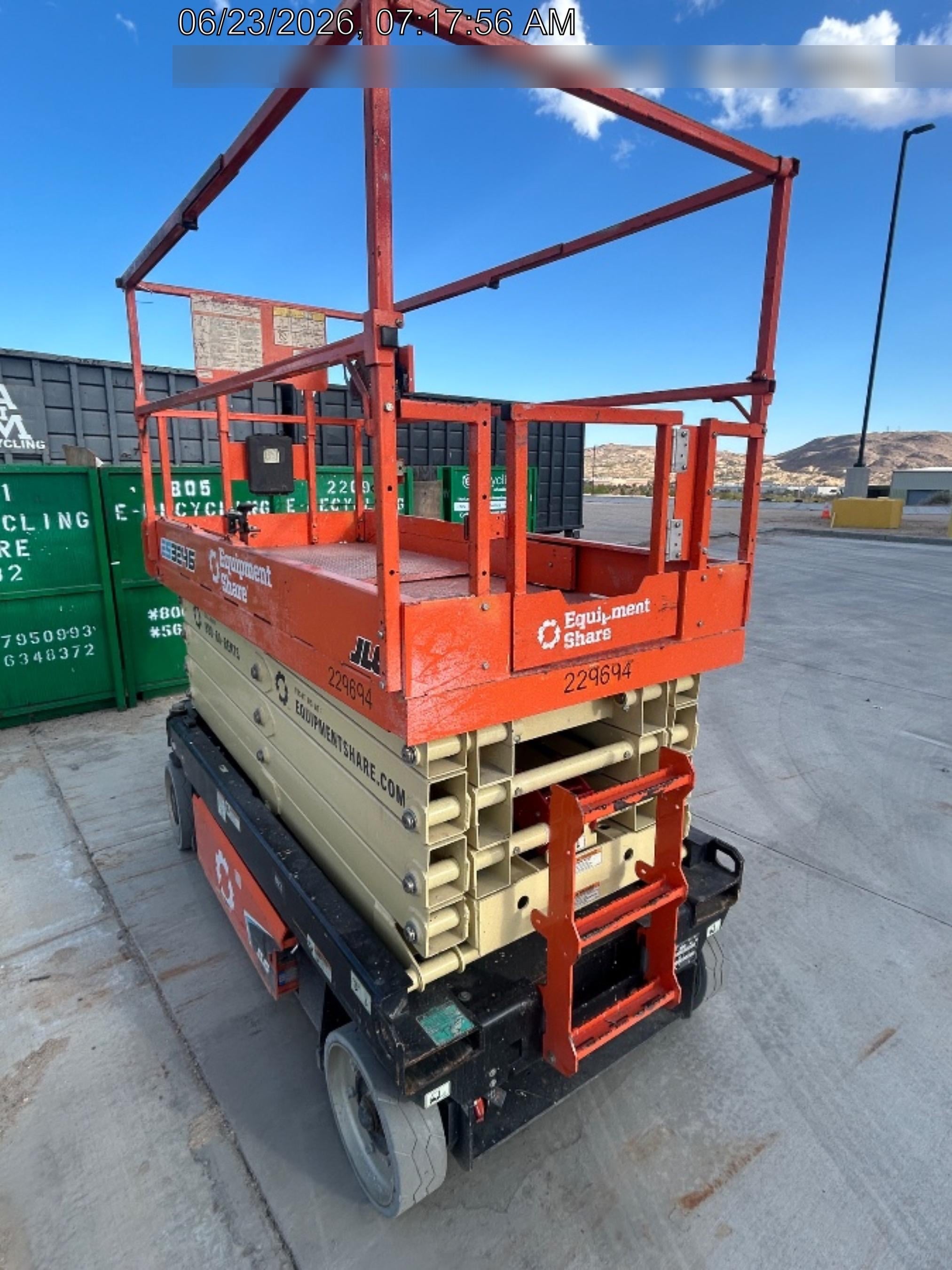 2022 JLG ES3246
