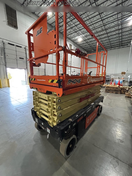 2023 JLG R4045