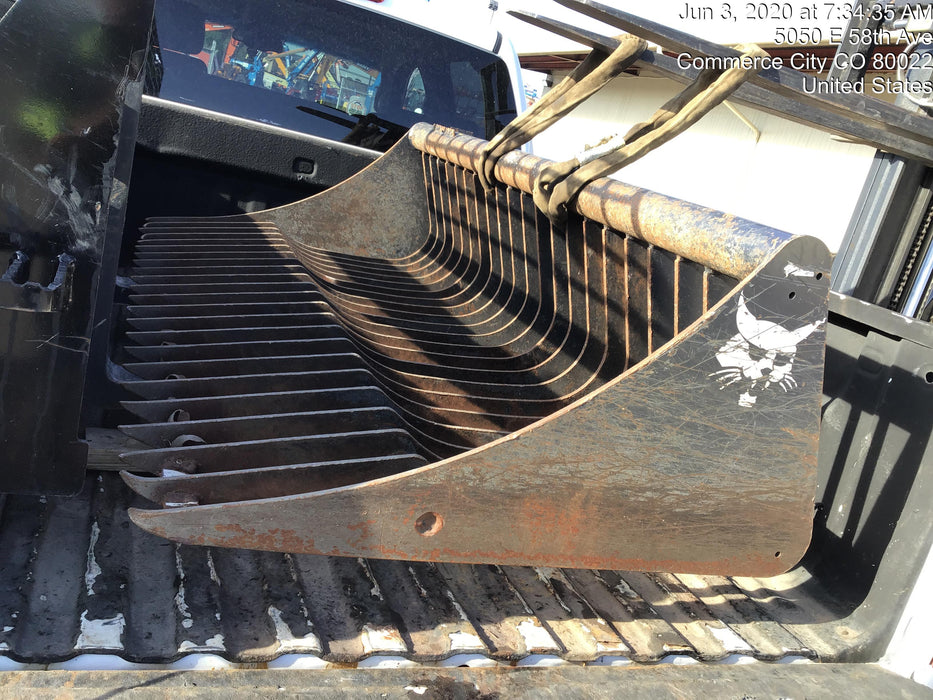 2019 BOBCAT 74" Rock Bucket - Bobcat