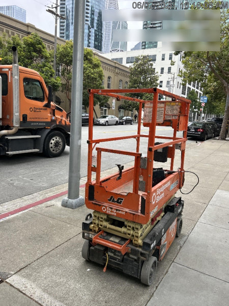 2022 JLG ES1330L