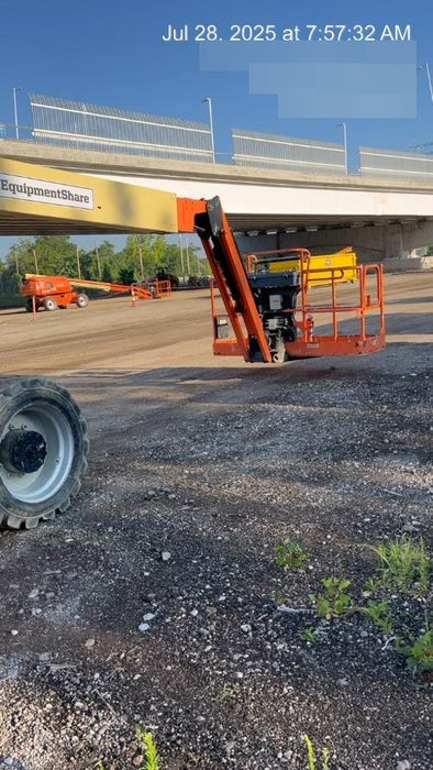 2019 JLG 800AJ