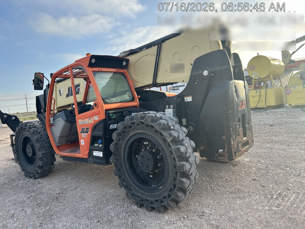 2019 JLG 1255