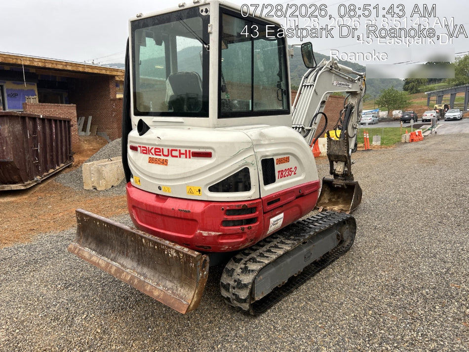 2022 TAKEUCHI TB235-2CR