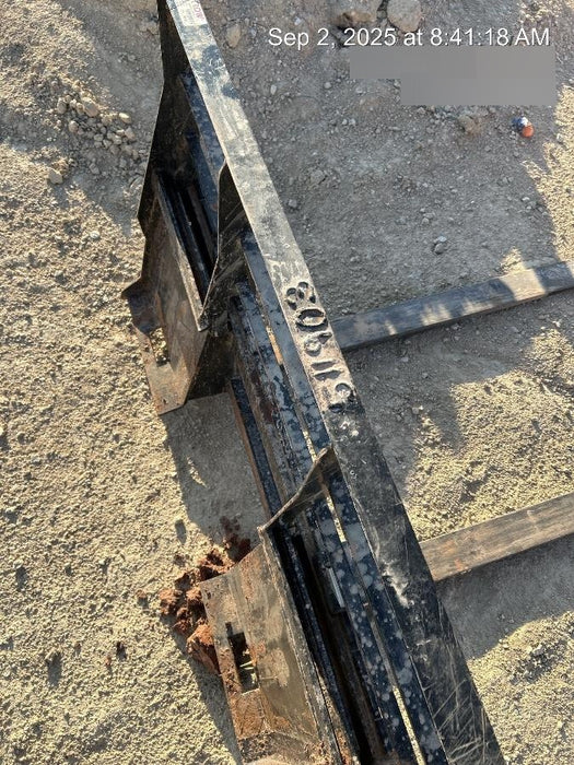 2025 ARROW MATERIAL HANDLING 48" Pallet Forks - Arrow