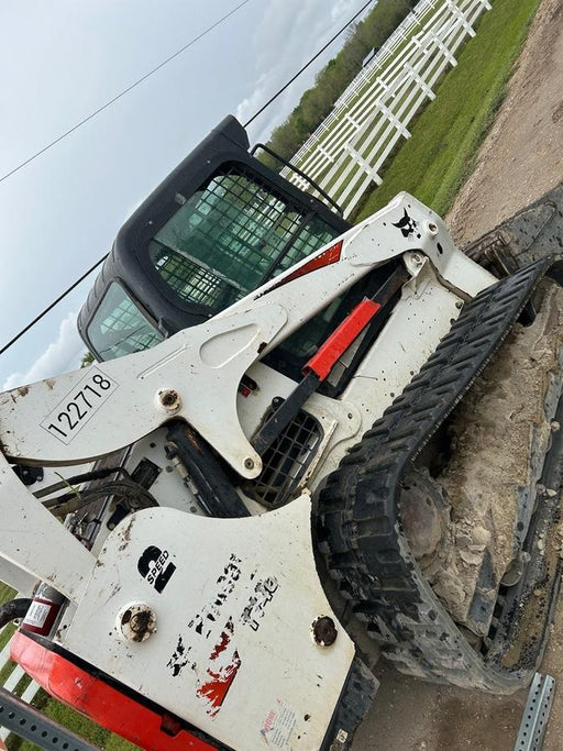 2020 Bobcat T740 74Hp T4, Cab/Heat/Air, Selectable Joystick Controls, Aux Hydraulics, Backup Alarm, P29 Performance Package, Rubber Tracks, Auto Ride Control, Reversing Fan, 7-Pin Attachment Control Kit