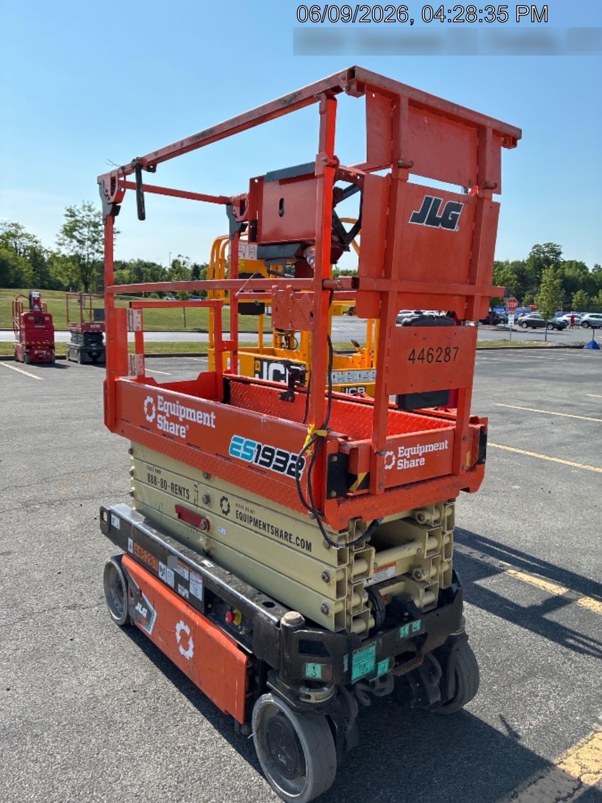 2024 JLG ES1932