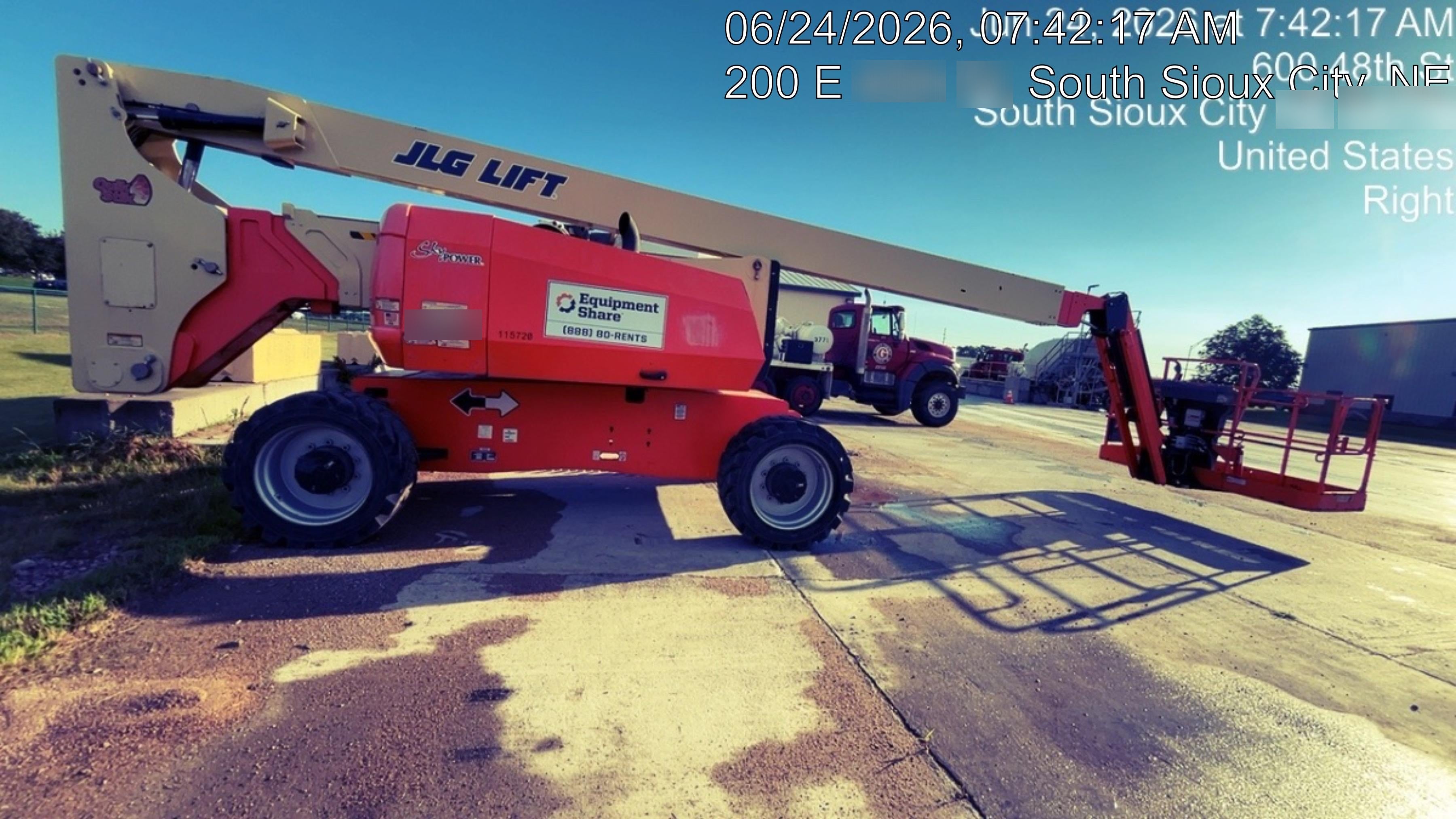 2021 JLG 800AJ