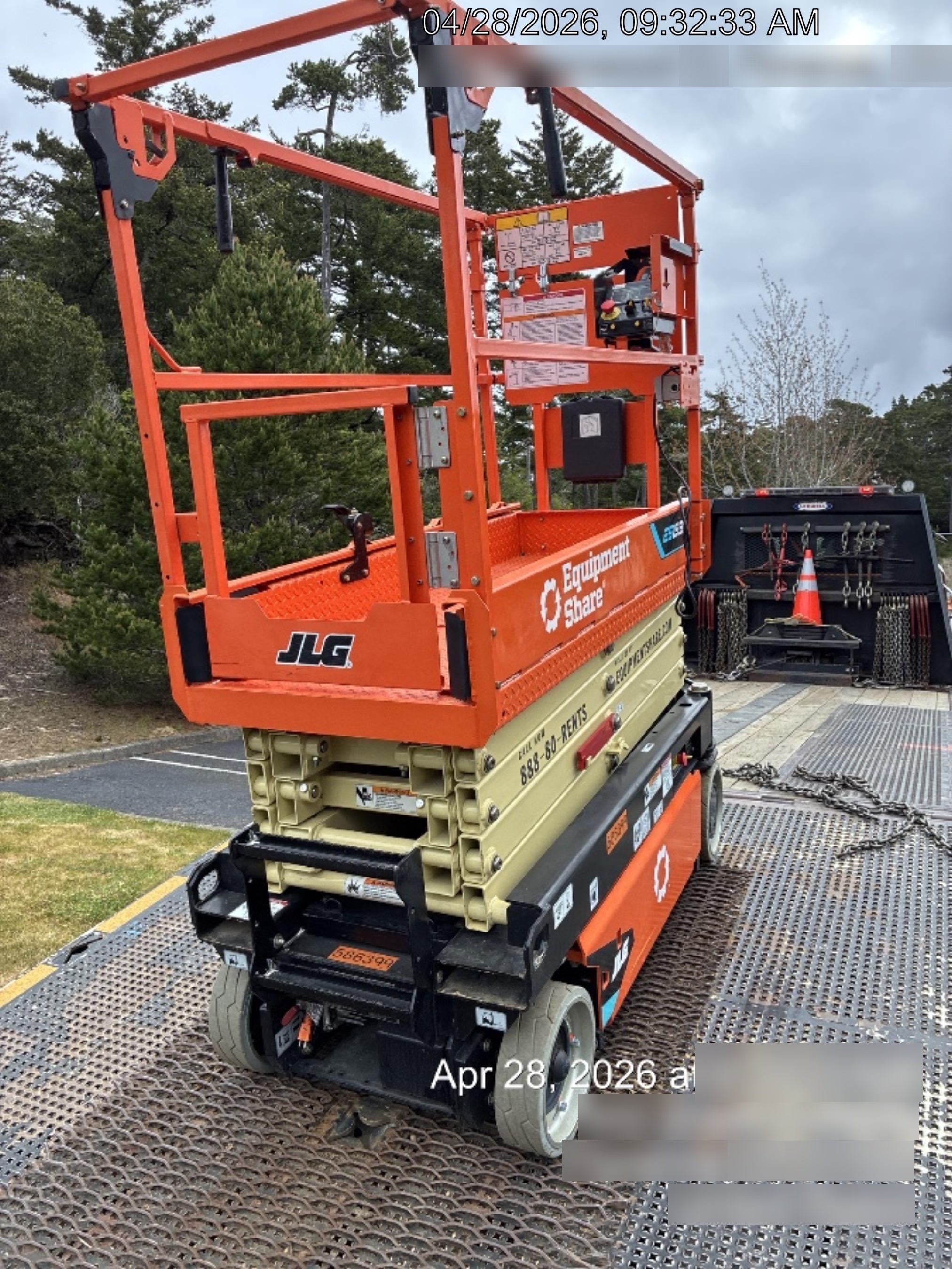 2025 JLG ES1932