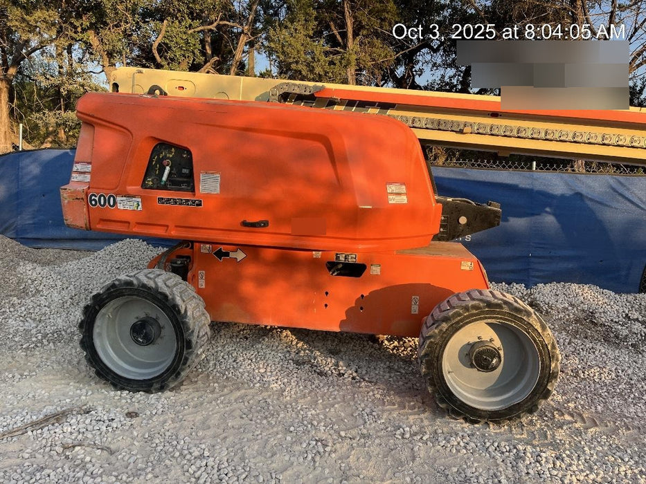 2019 JLG 660SJ