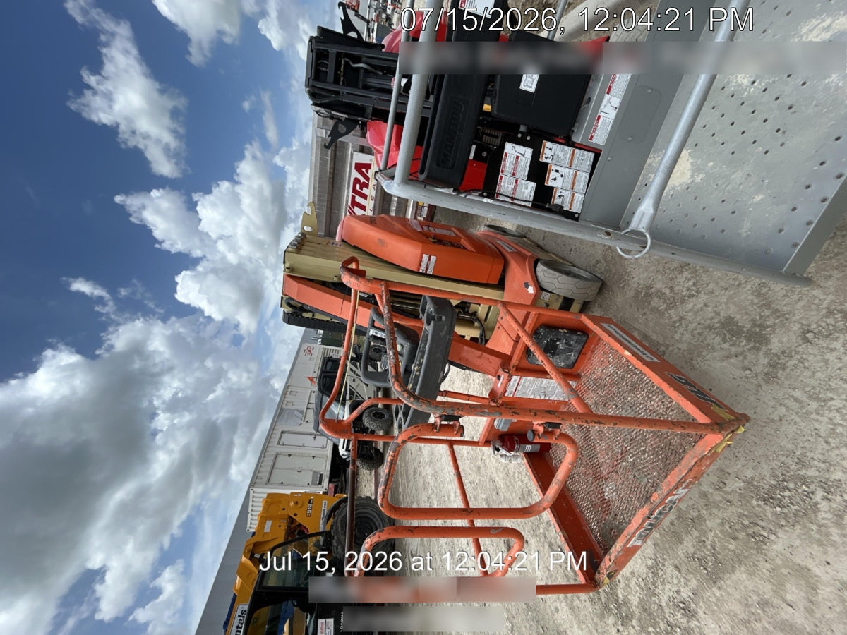 2022 JLG 26E