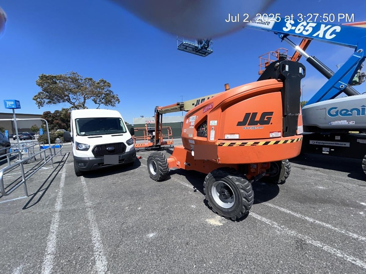 2023 JLG 460SJ