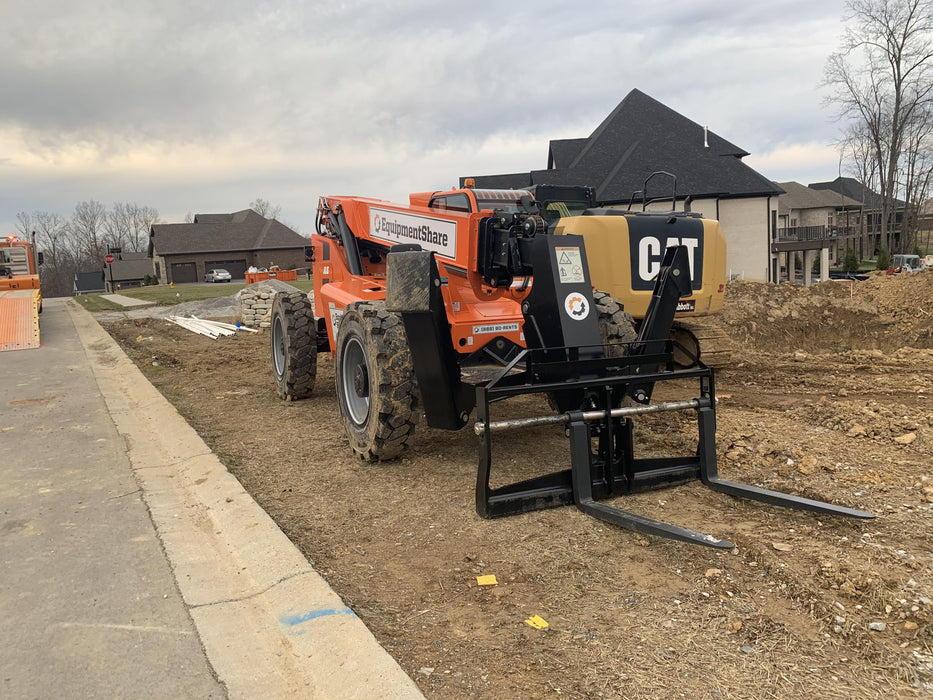 2020 Skytrak 10054 74Hp, Cab/Heat/Air,Solid Tires, Work Lights, Beacon, Aux Hydraulics, Back up Alarm, Lifting Eye, ES Decals