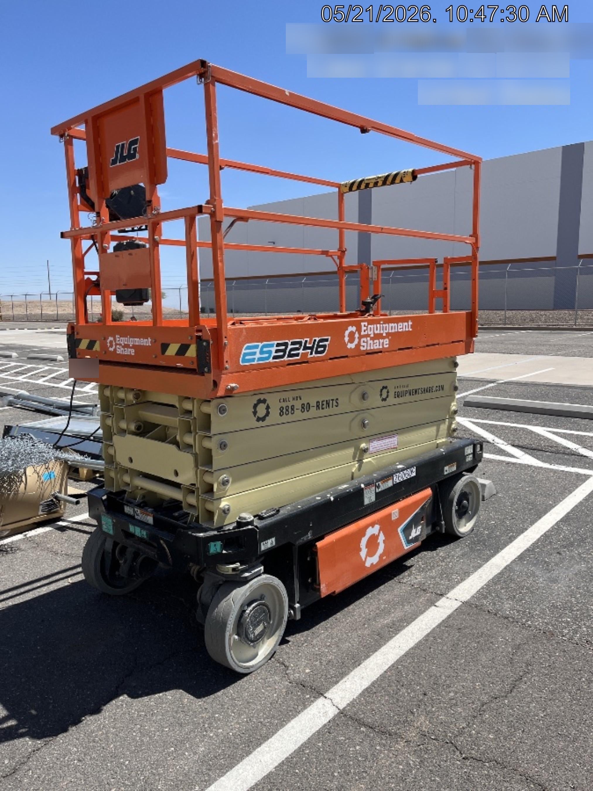 2022 JLG ES3246