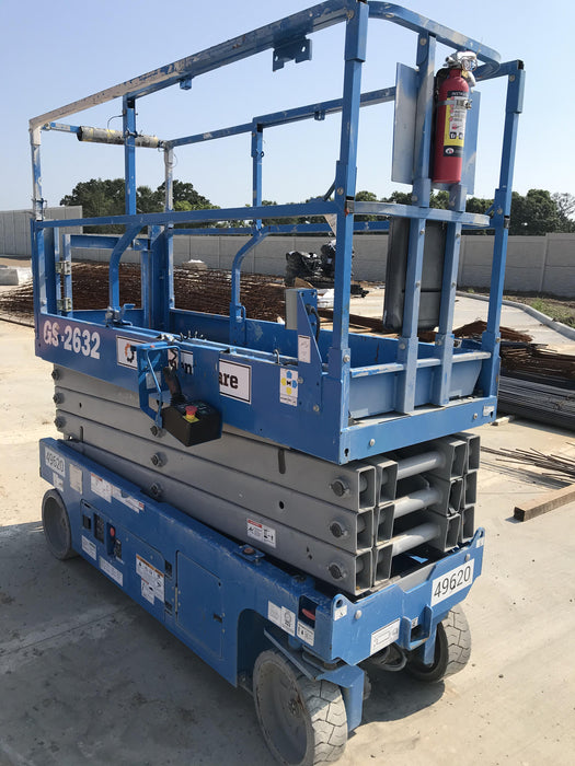 2019 Genie GS-2632 Folding rails with half height swing gate