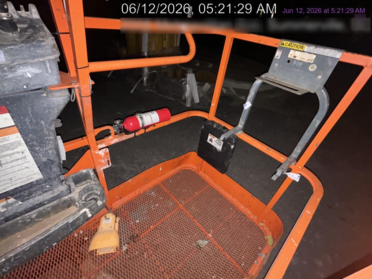 2022 JLG 660SJ