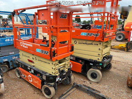 2023 JLG ES1932