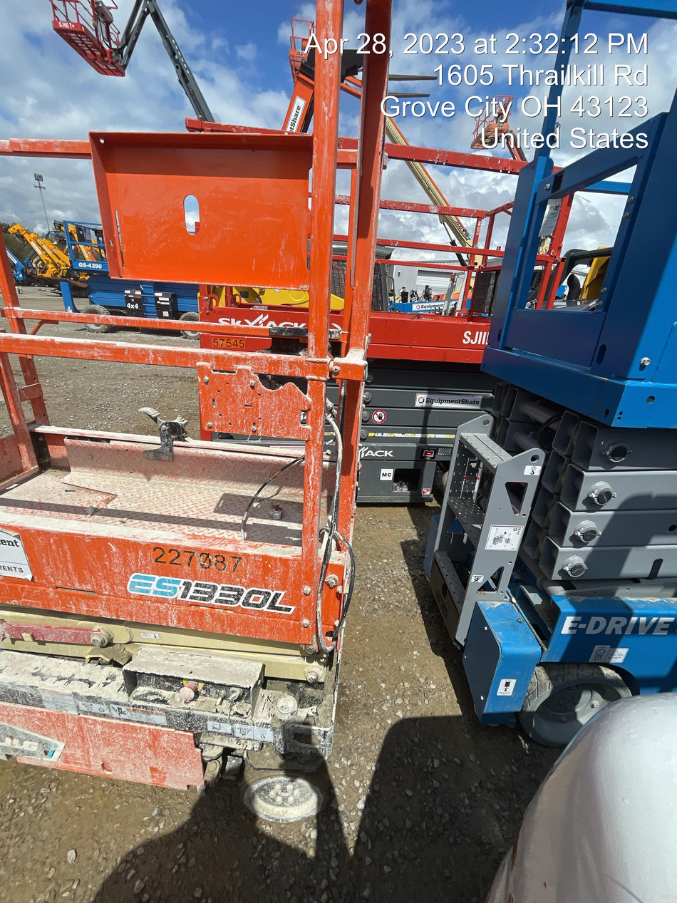 2022 JLG ES1330L