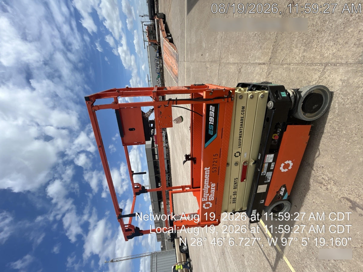 2025 JLG ES1932