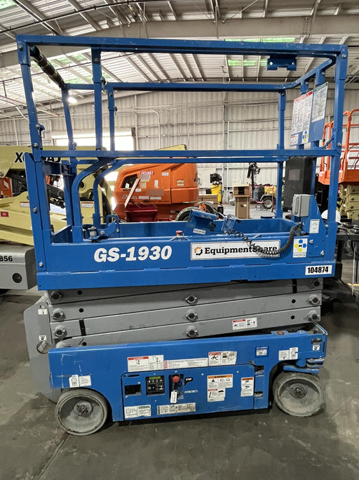 2020 Genie GS-1930 Solid Non Marking Tires, Beacon, Folding rails with half height swing gate, 800W Inverter