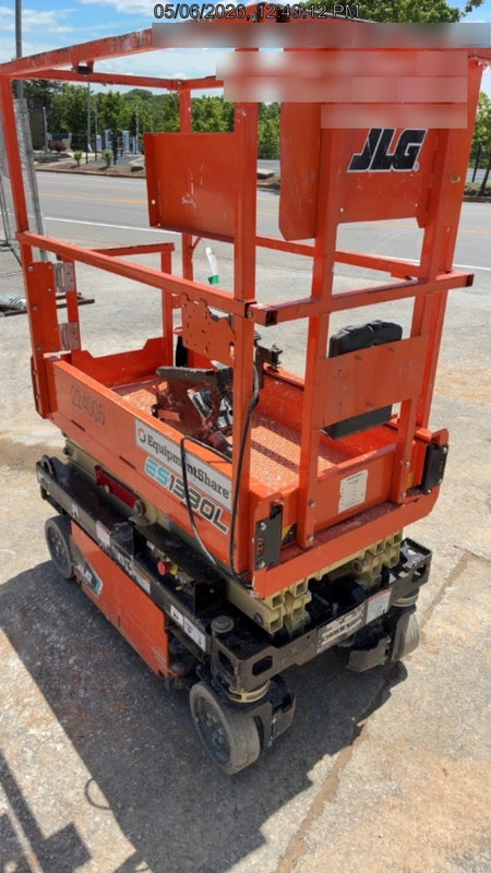 2022 JLG ES1330L