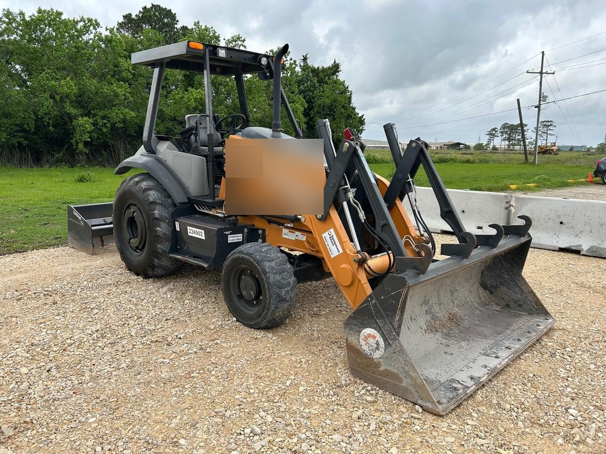 2022 CASE 570N EP
