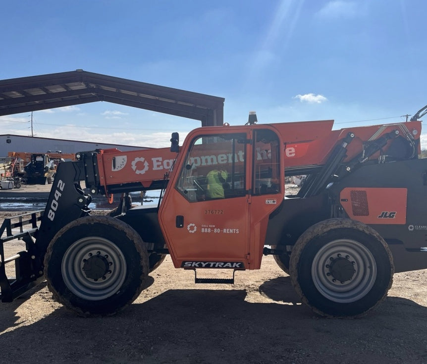 2023 SKYTRAK 8042