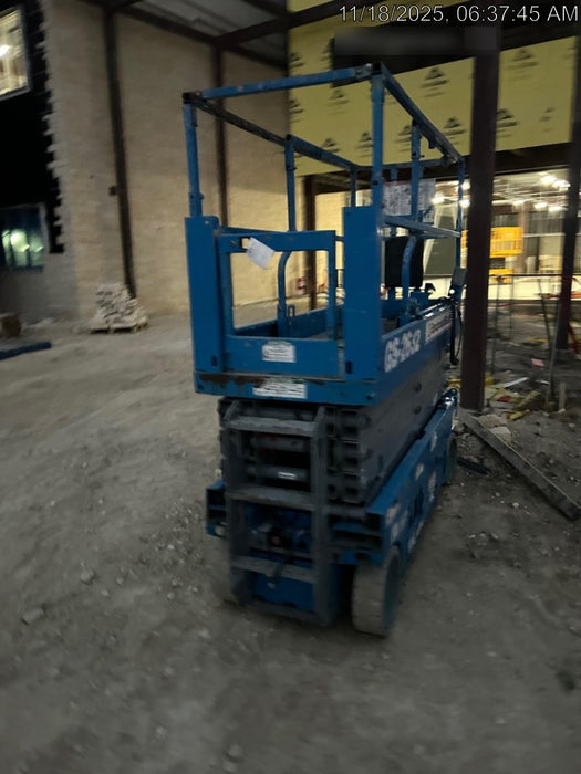 2019 Genie GS-2632 Folding rails with half height swing gate