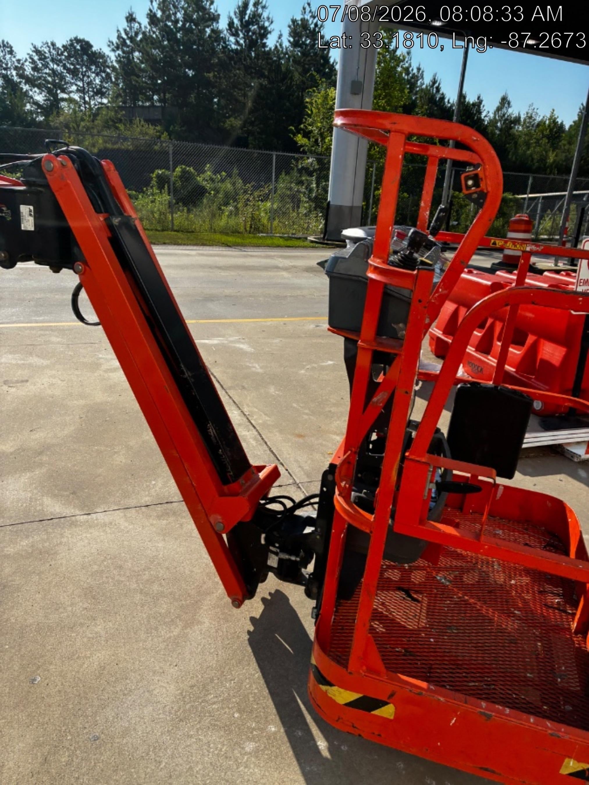 2021 JLG E300AJP