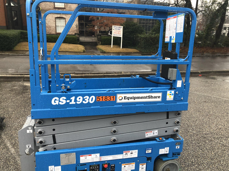2019 Genie GS-1930 Fixed Rails with Chain Entry