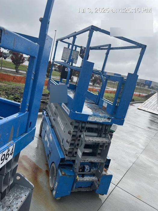 2018 Genie GS-3232 Genie GS3232 Lift w/Folding Rails and Swing Gate