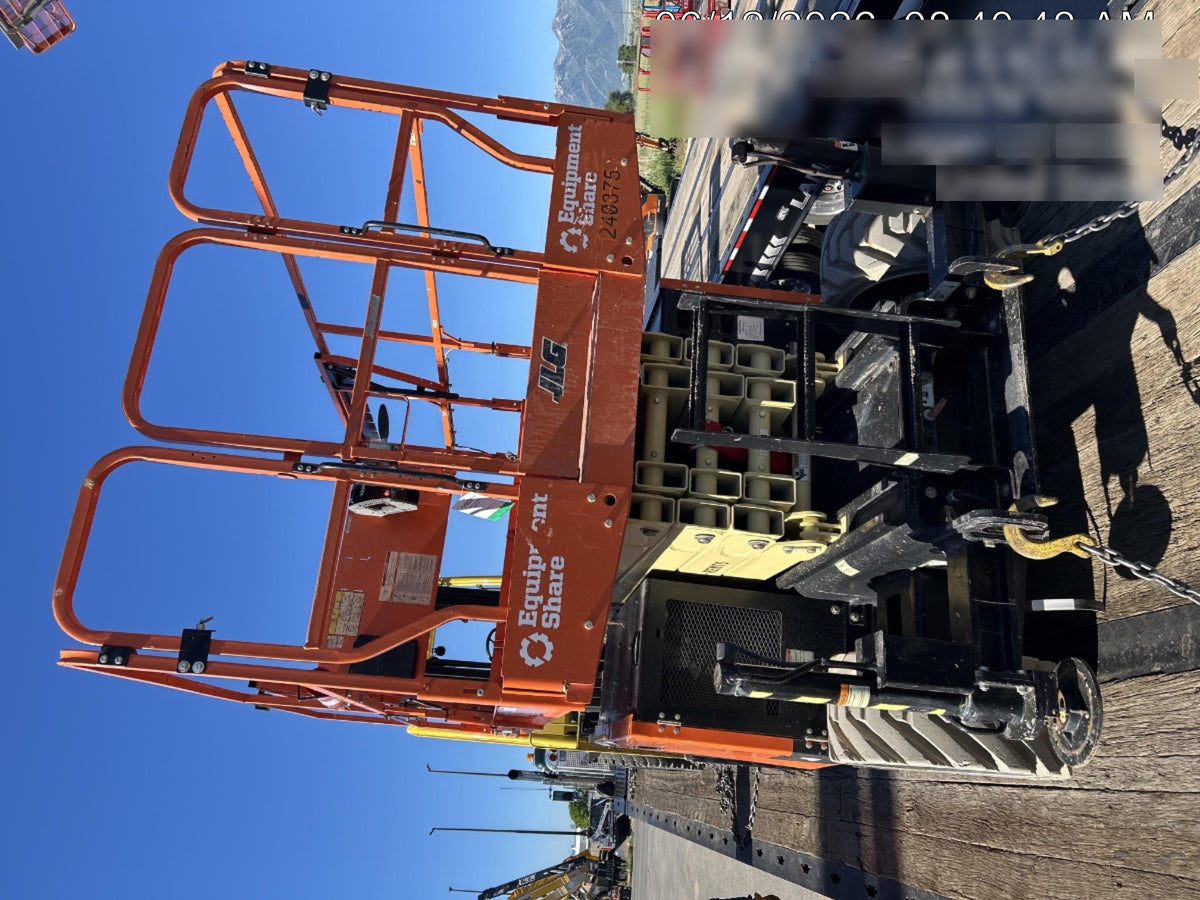 2022 JLG RT3369