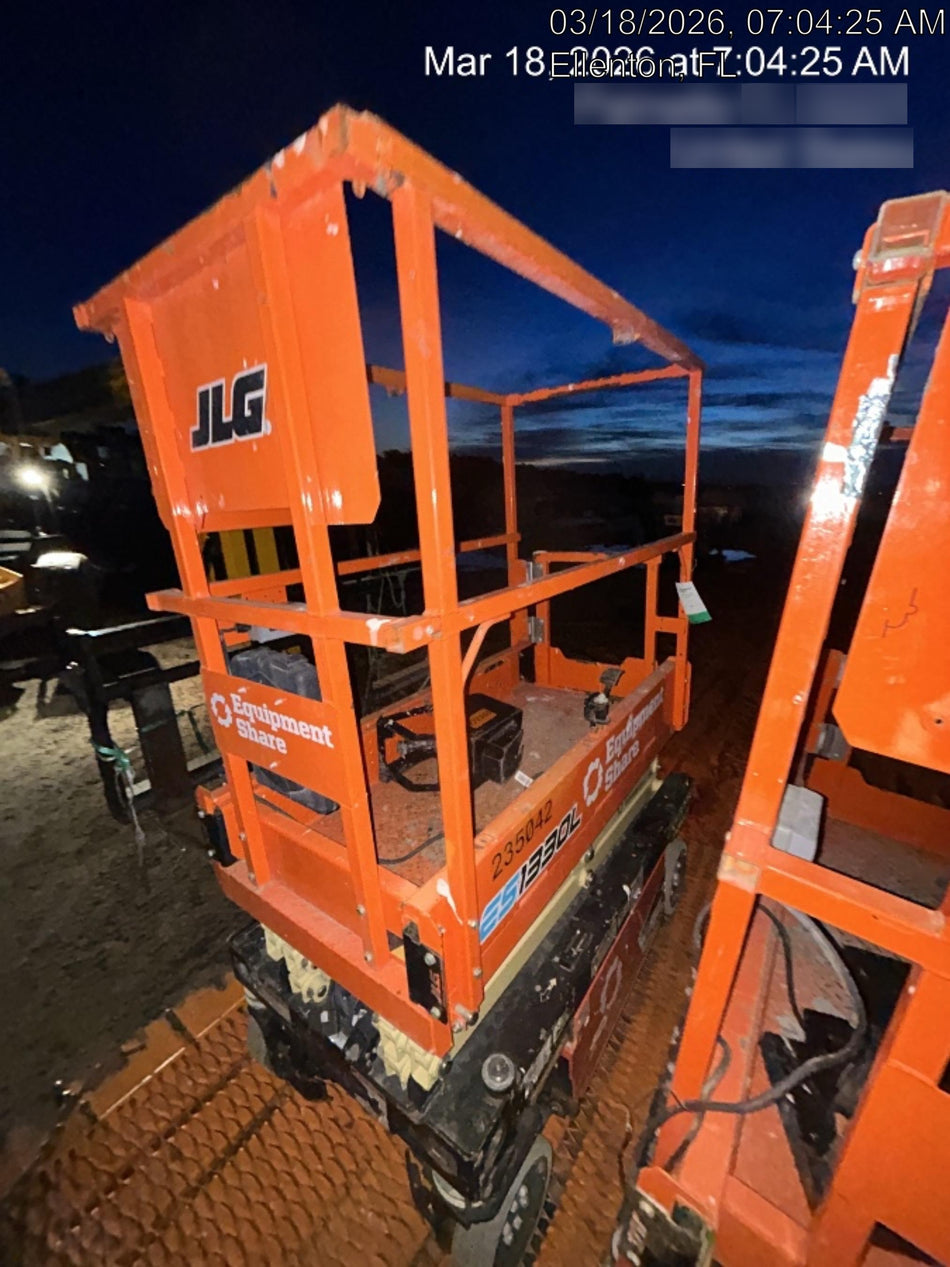 2022 JLG ES1330L