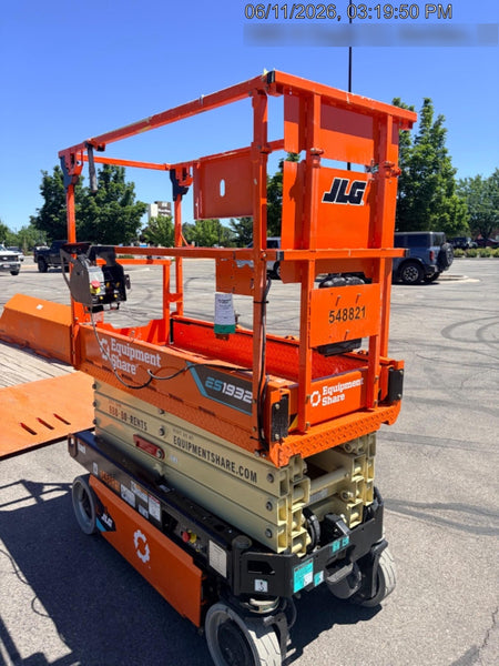 2025 JLG ES1932