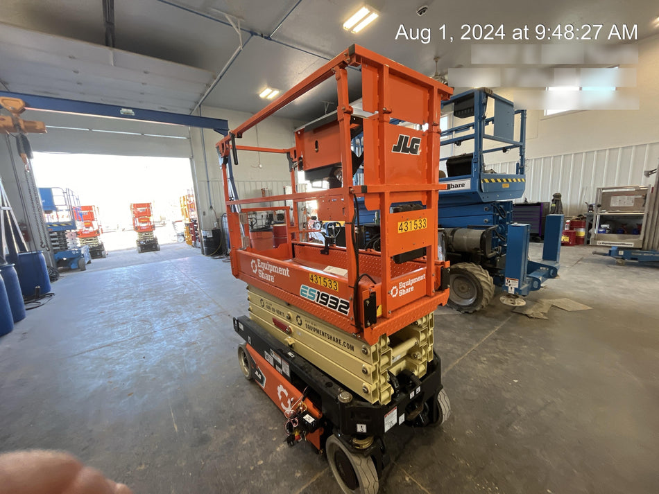 2024 JLG ES1932