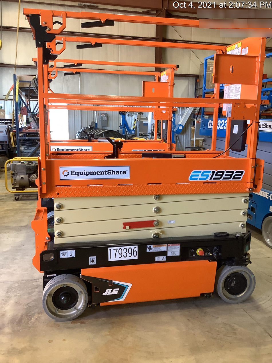 2021 JLG ES1932