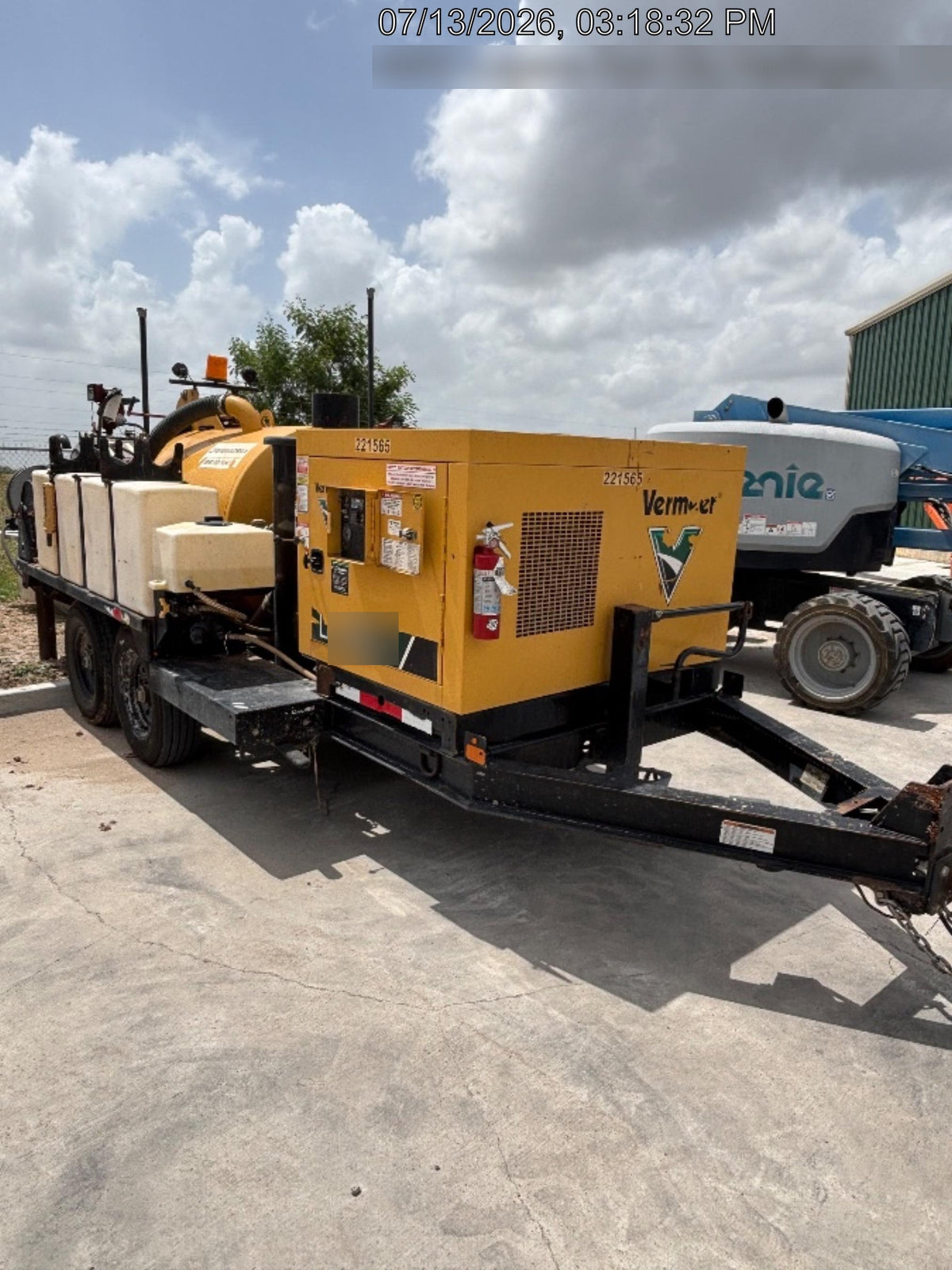 2022 VAC-TRON LP573XDT