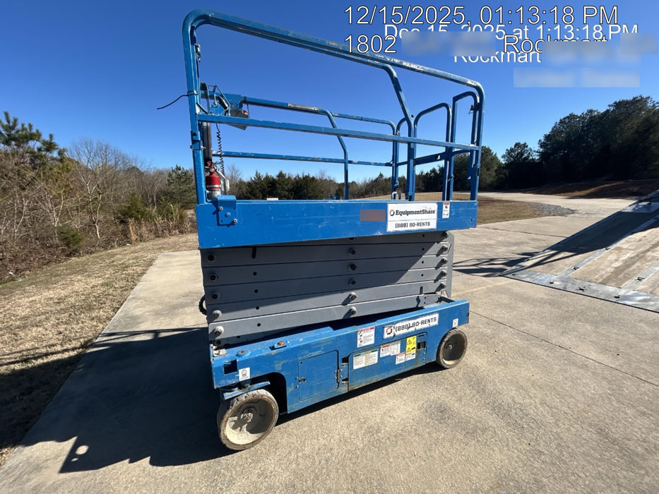 2019 Genie GS-4047 Folding rails with half height swing gate
