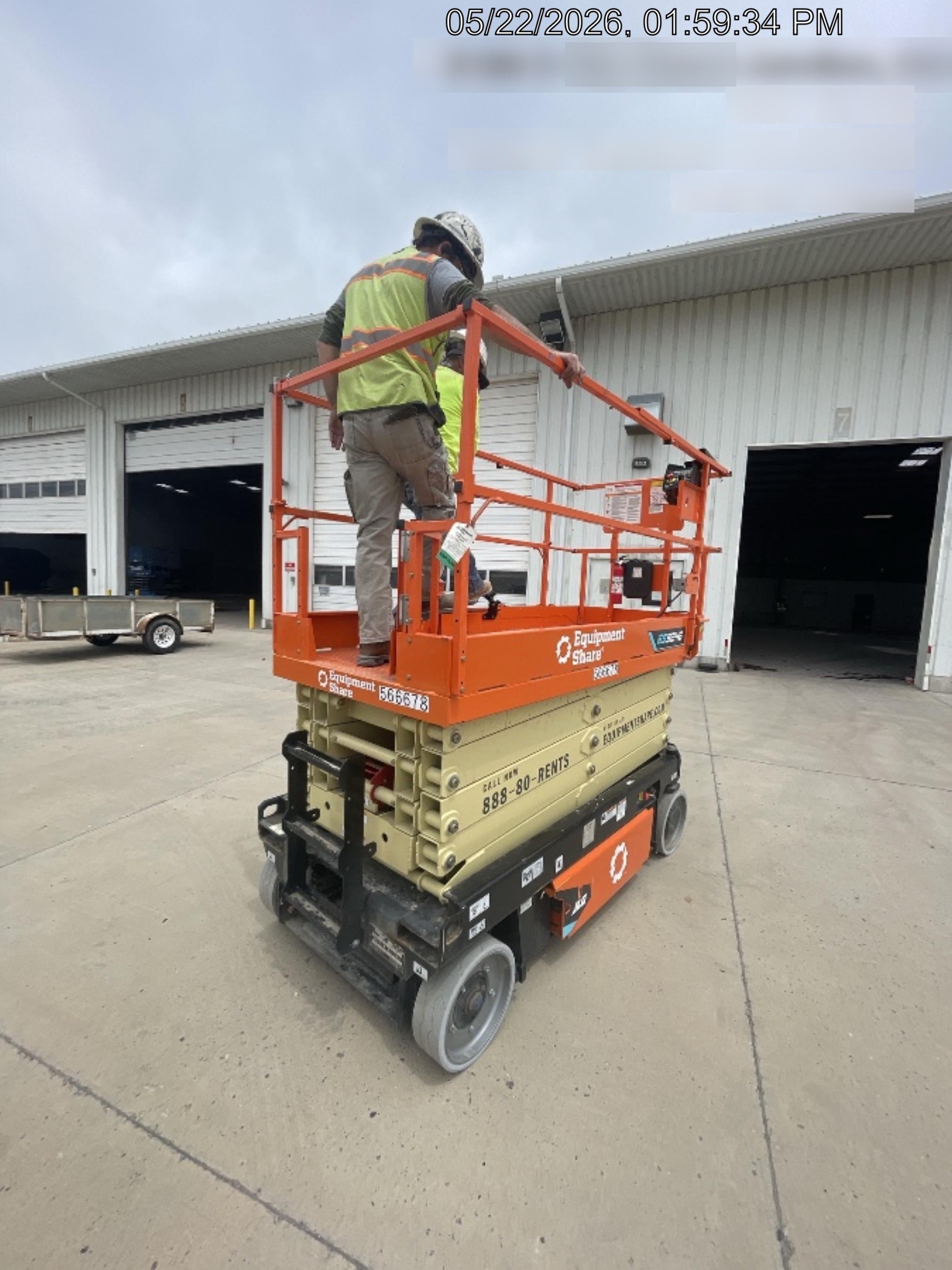 2025 JLG ES3246