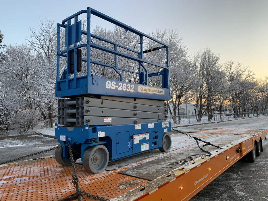 2019 Genie GS-2632 Folding rails with half height swing gate